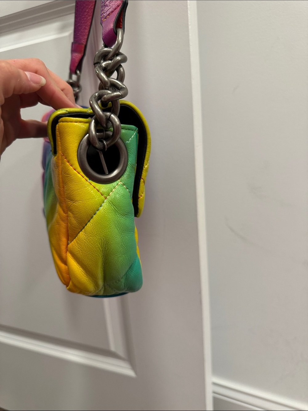 Kurt Geiger London Kensington shoulder bag quilted rainbow design & dustbag - Picture 5 of 7